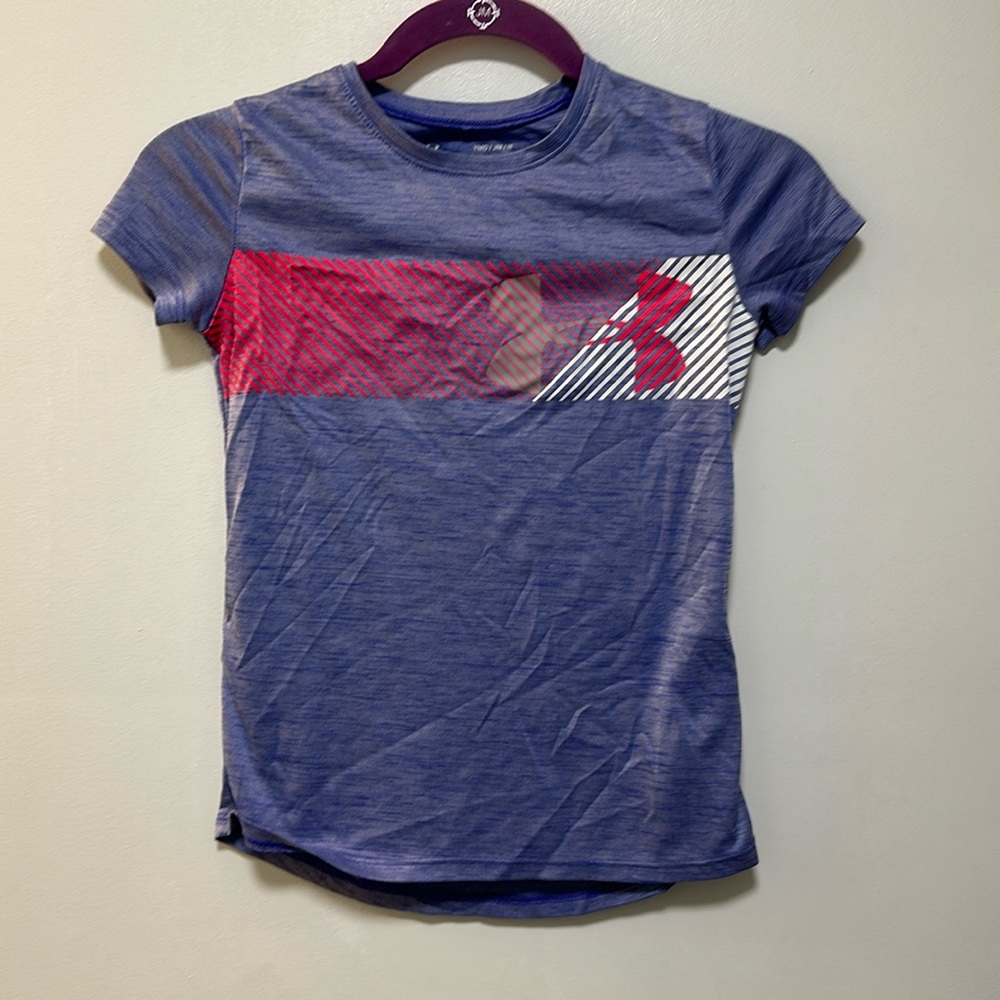 Girls Under Armour short sleeve shirt size M